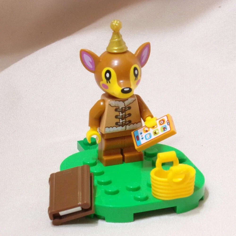 LEGO Animal Crossing Fauna Minifigure w/Basket Hat Phone Book Modular 2x4 Brick